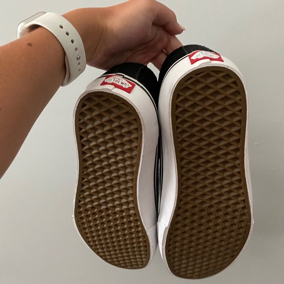 Vans Ultracush Black and White Sneakers - Picture 2 of 4